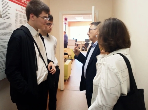 Татьяна Качкина и Сергей Прокопенко общаются с молодежью